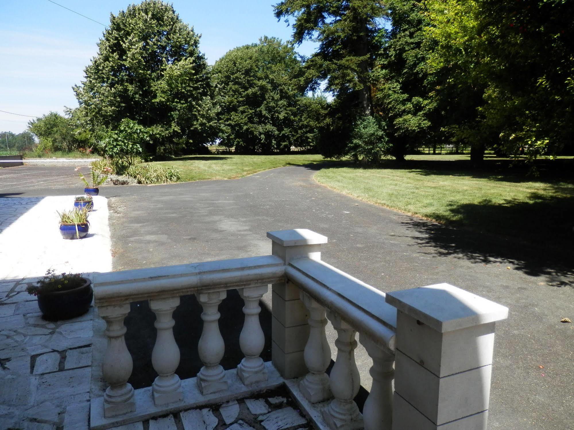 Chateau Ardilleux Εξωτερικό φωτογραφία